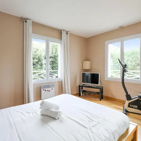 Holiday home Maison Jacoulet - Welkeys Saint-Cloud